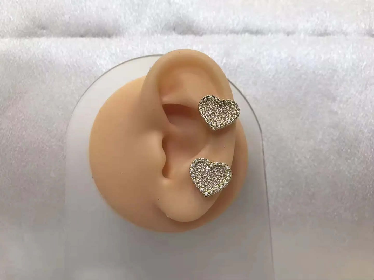 Add a touch of elegance to your look with these stunning double heart earrings ✨💛