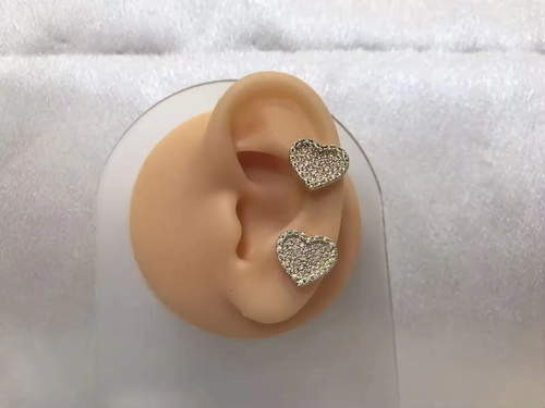 Add a touch of elegance to your look with these stunning double heart earrings ✨💛